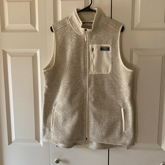 L.L. Bean Jackets & Blazers - LL Bean Women's Fleece Vest Sailcloth Full Zip XL REG tan 4 pockets layer